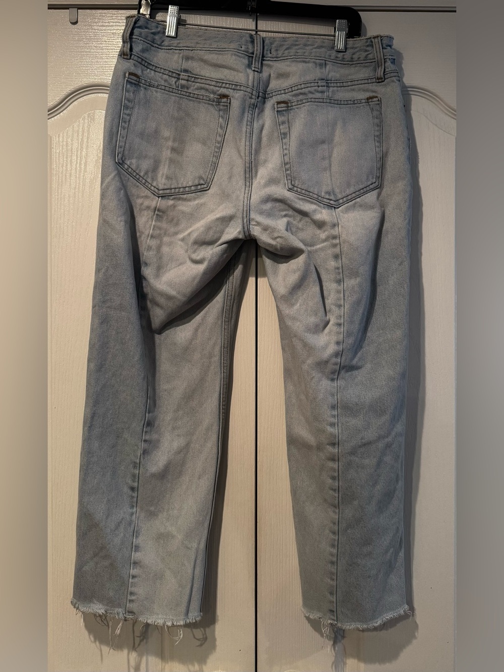 Abercrombie & Fitch Light Wash Annie High-Rise Ankle Straight Jeans - Size 32/14 - Picture 3 of 5